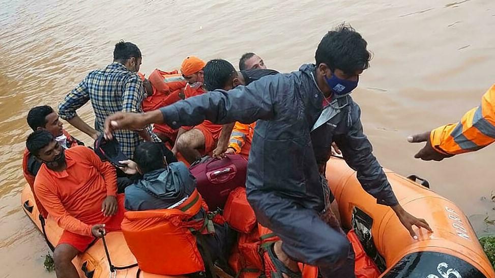 Torrential rains on India's western coast unleashed floods and landslides that killed 159 people - Avaz