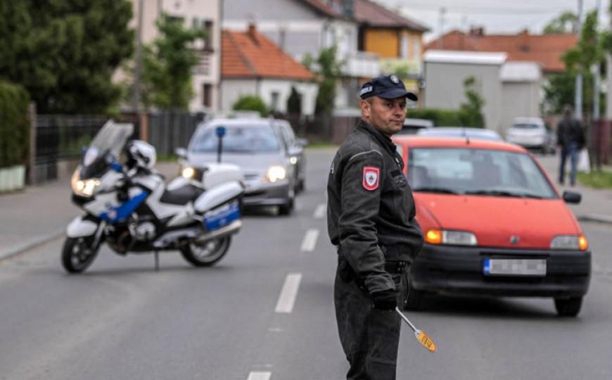 Oduzet automobil vozaču bez vozačke i sa dugom za kazne od 14.230 KM