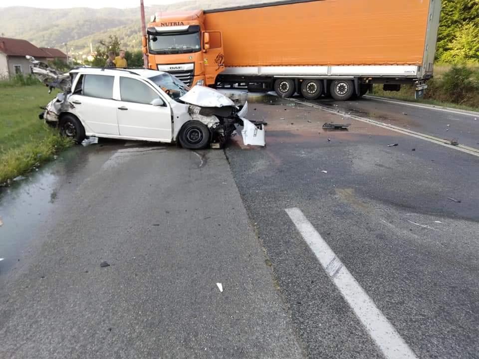 Ponovo nesreća na M17: U sudaru dva kamiona i automobila povrijeđena jedna osoba