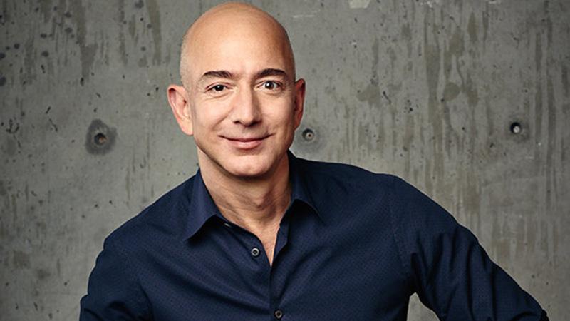 Milijarder Džef Bezos stopira let na Mjesec