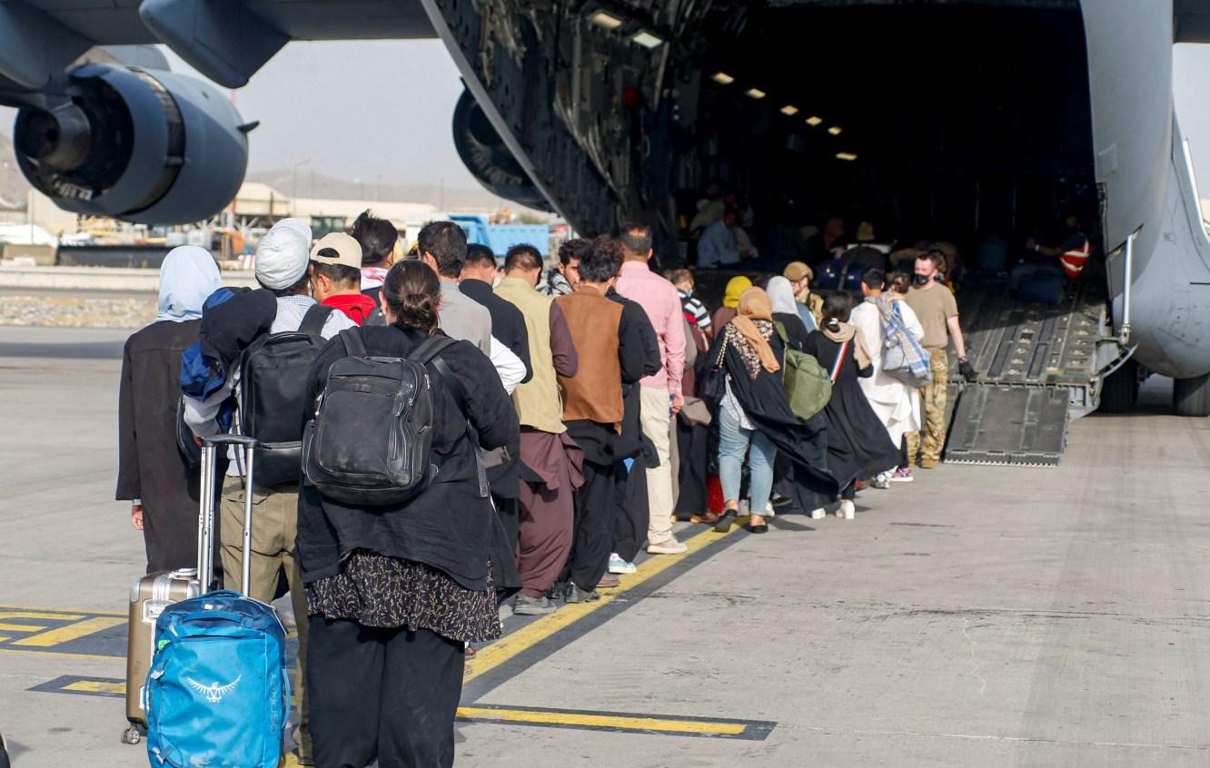 Iz Kabula evakuirano 12.000 ljudi