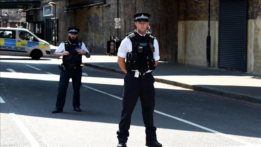 Povrijeđena četiri policajca na protestima protivnika vakcinacije u Londonu