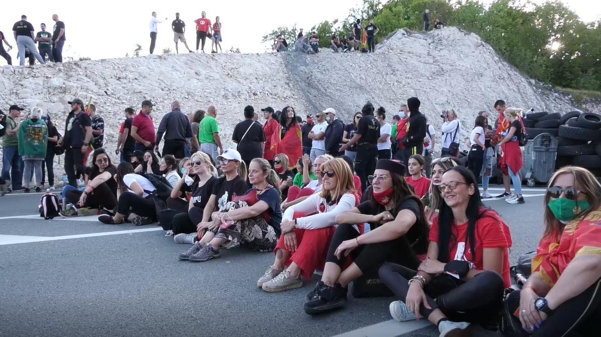 Cetinjani cijele noći na barikadama: Belveder neće pasti