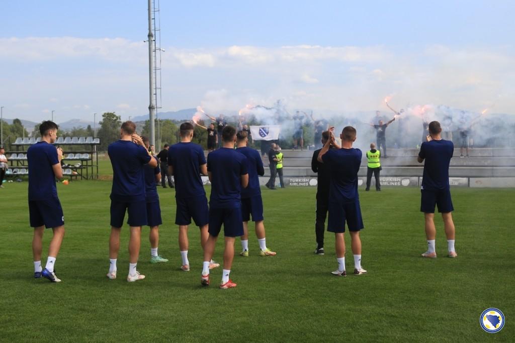 Grupa bh. navijača napravila sjajnu atmosferu - Avaz