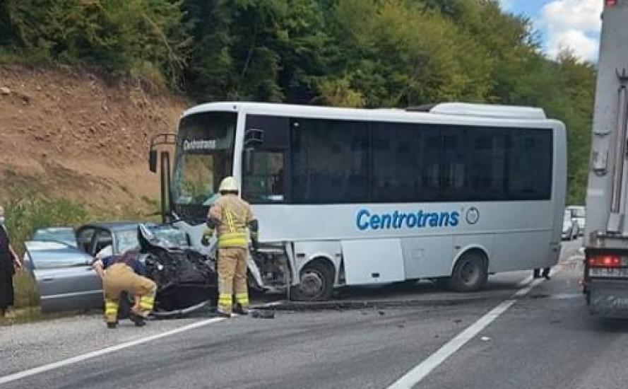 Sudar minibusa i Audija - Avaz