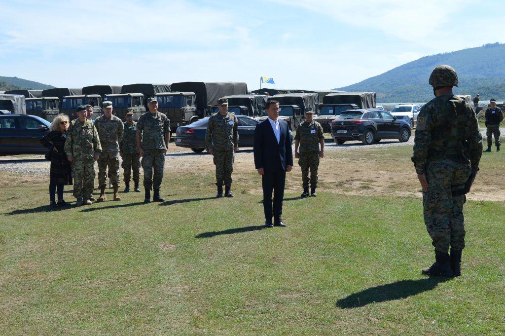 Fotografije sa vojnog poligona na Manjači - Avaz