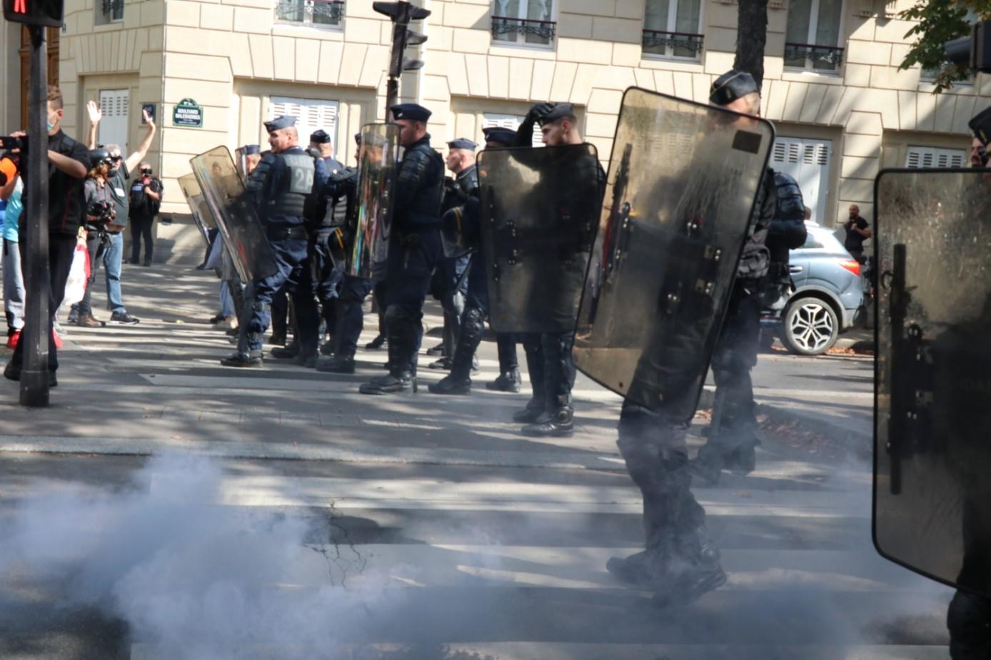 Širom Francuske ponovo masovni protesti: Došlo do sukoba sa policijom