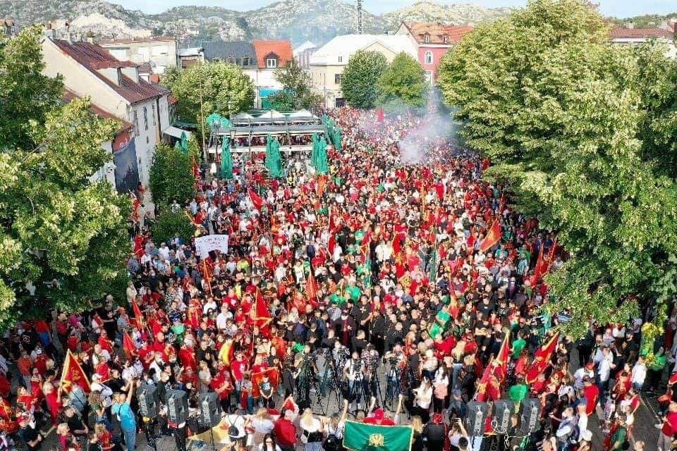 Masovno okupljanje na Cetinju - Avaz