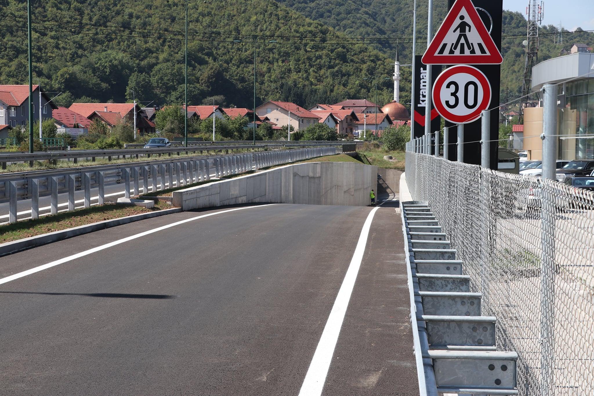 Isključna traka puštena u promet - Avaz