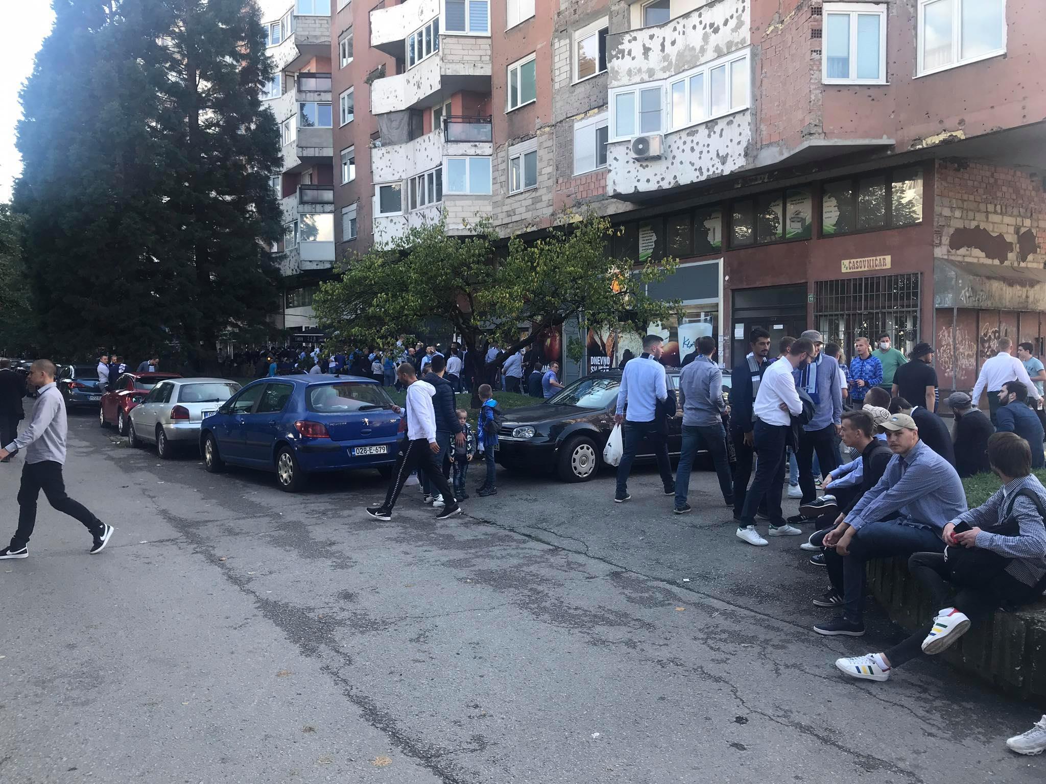 Navijači pred stadionom napravili sjajnu atmosferu - Avaz