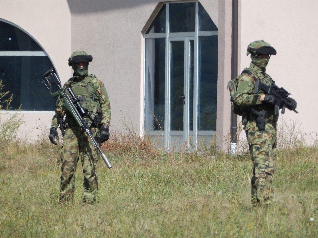 Ne zna se još uvijek da li su na Jarinje stigli kako bi zamijenili prištinske specijalce - Avaz