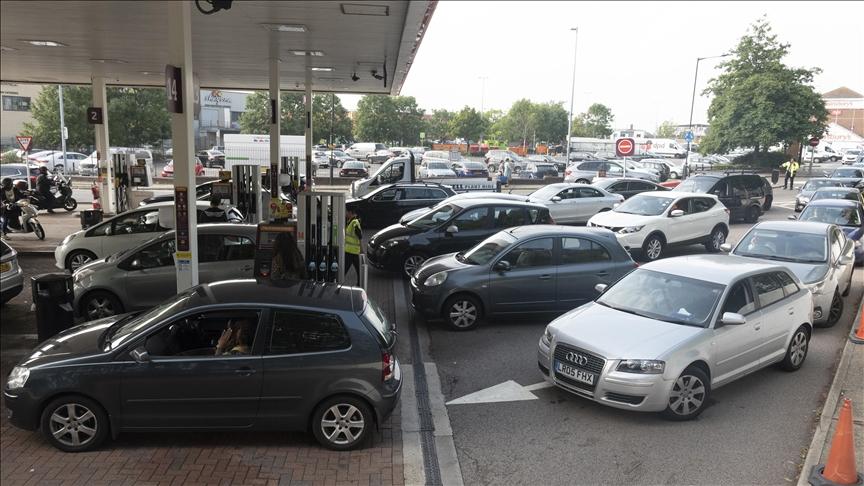 UK considers army assistance to deliver fuel at pumps amid shortage