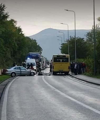 Težak sudar automobila i autobusa kod Mostara, ima povrijeđenih