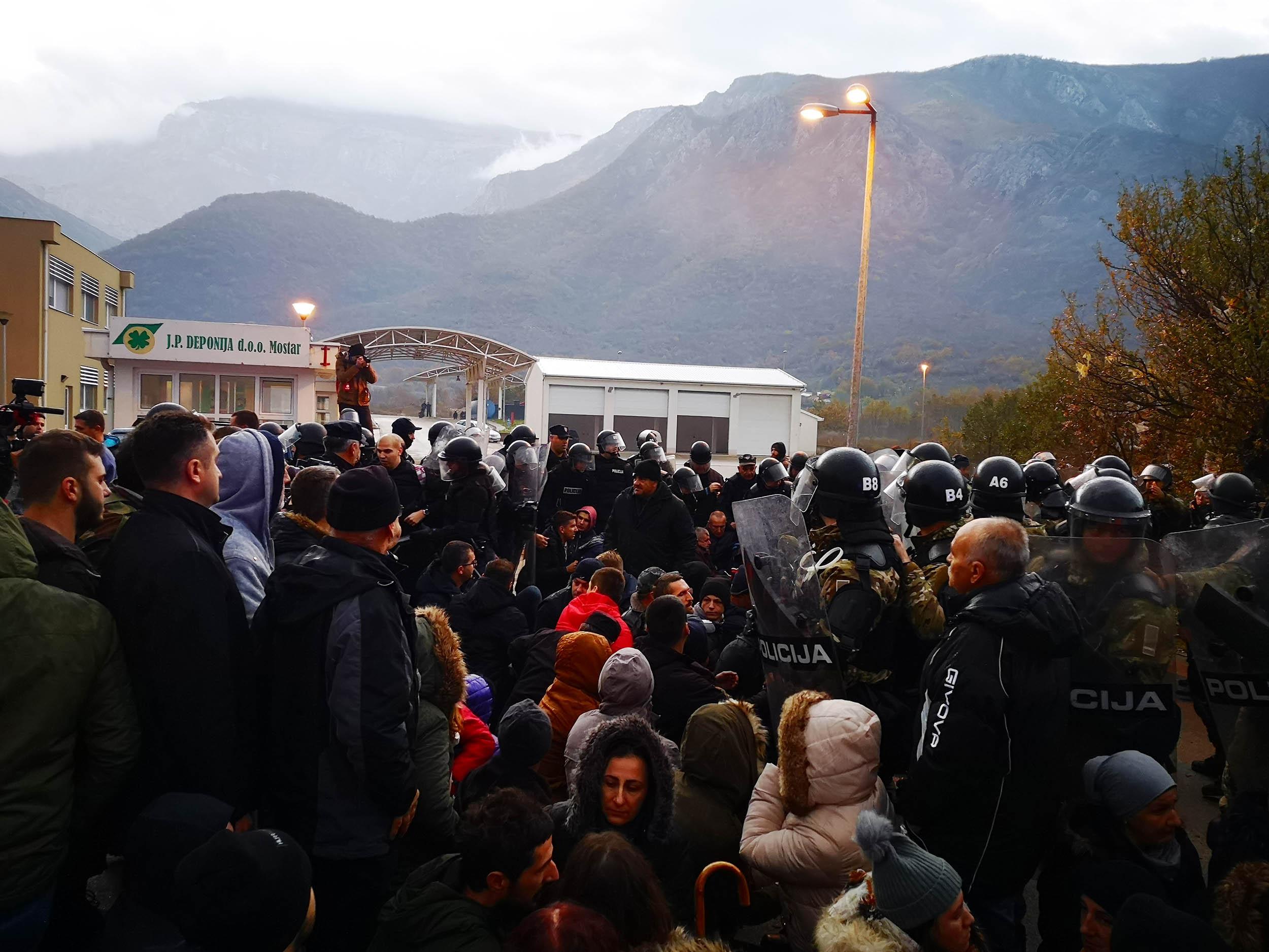 Mještani deponiju ranije držali u blokadi - Avaz