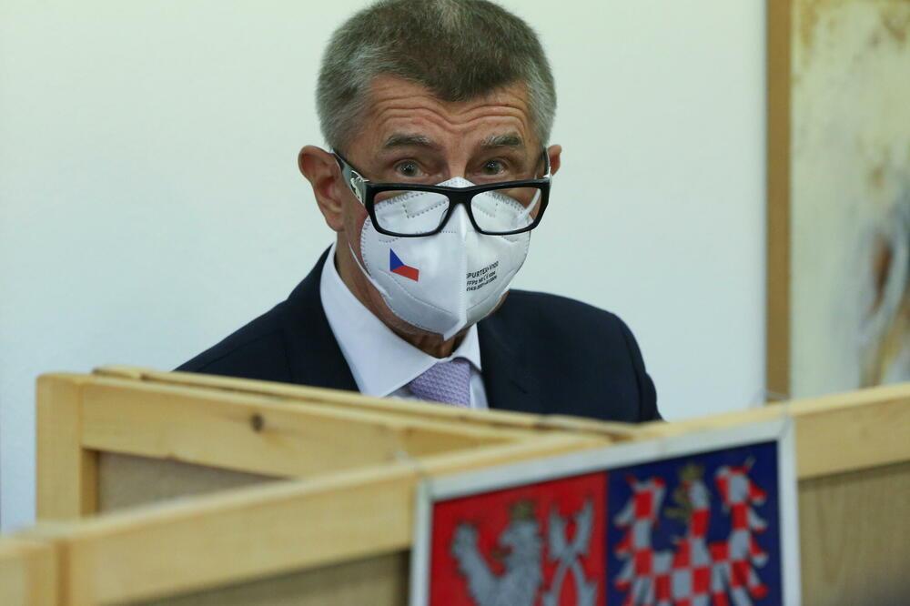 Andrej Babiš tijesno gubi u Češkoj