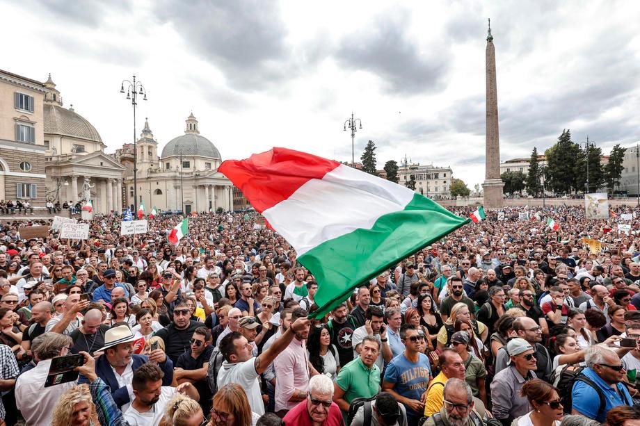 Cijela Italija konačno "bijela zona", u Rimu haos zbog covid propusnica