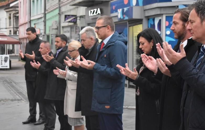 Kukić na tribini u Tuzli: Naši građani su na rubu siromaštva zbog nepravedne raspodjele javnih prihoda