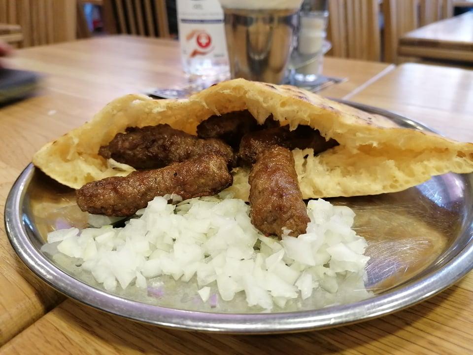 Rast cijena omiljenog jela je neminovan: I ćevapi nam postaju luksuz