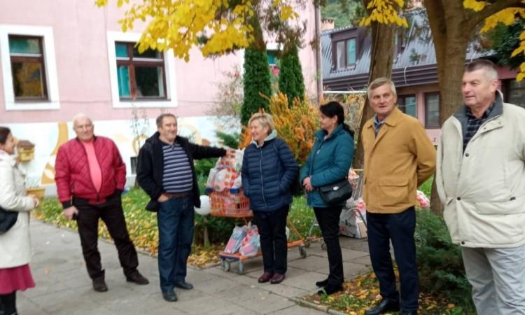 Udruženje penzionera obradovalo štićenike Doma za stara i iznemogla lica Goražde