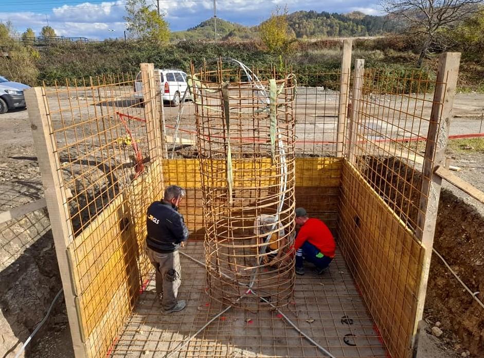 U Maglaju se gradi jarbol od 42 metra za državnu zastavu