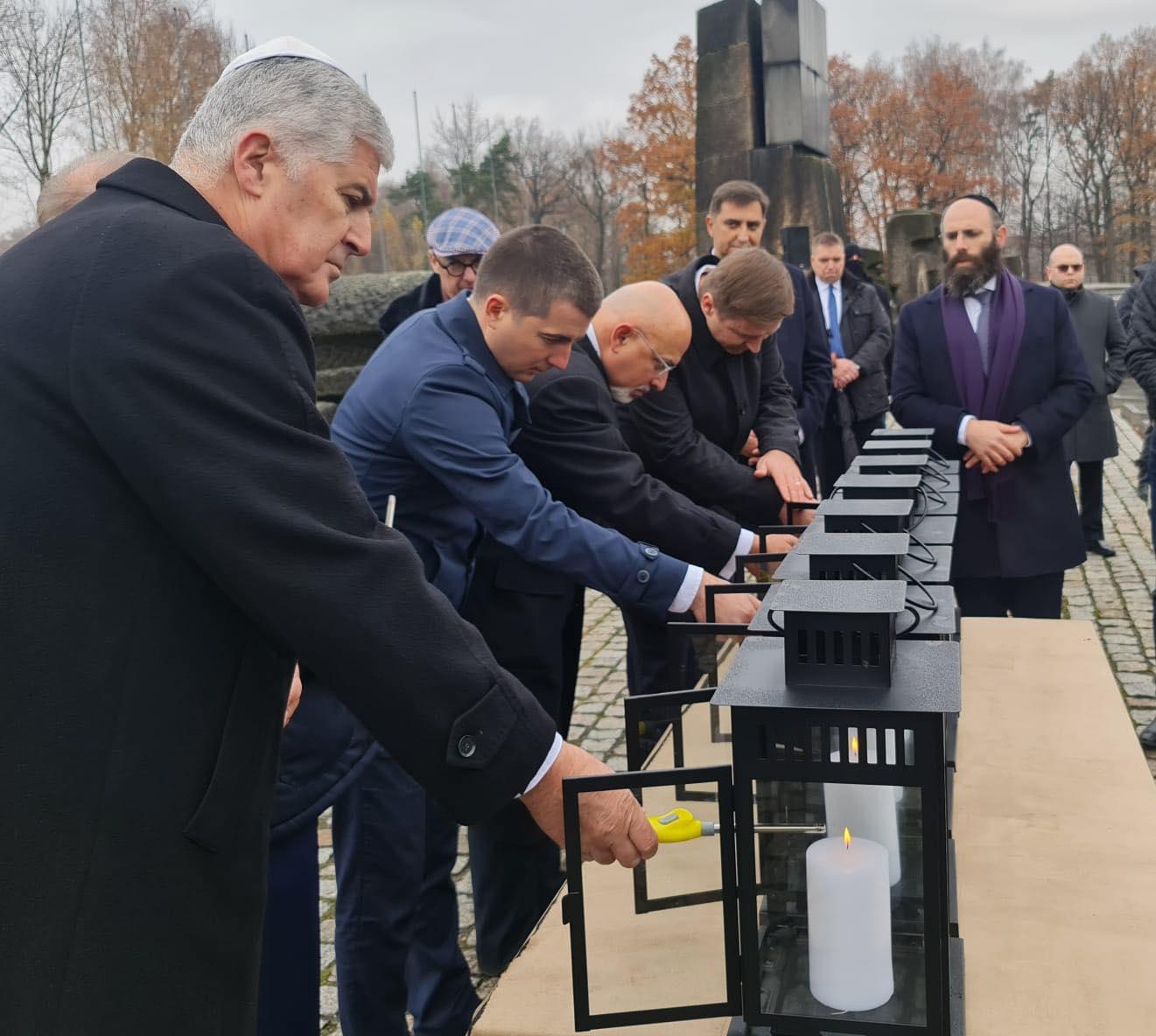 Čović odao počast u Aušvicu - Avaz