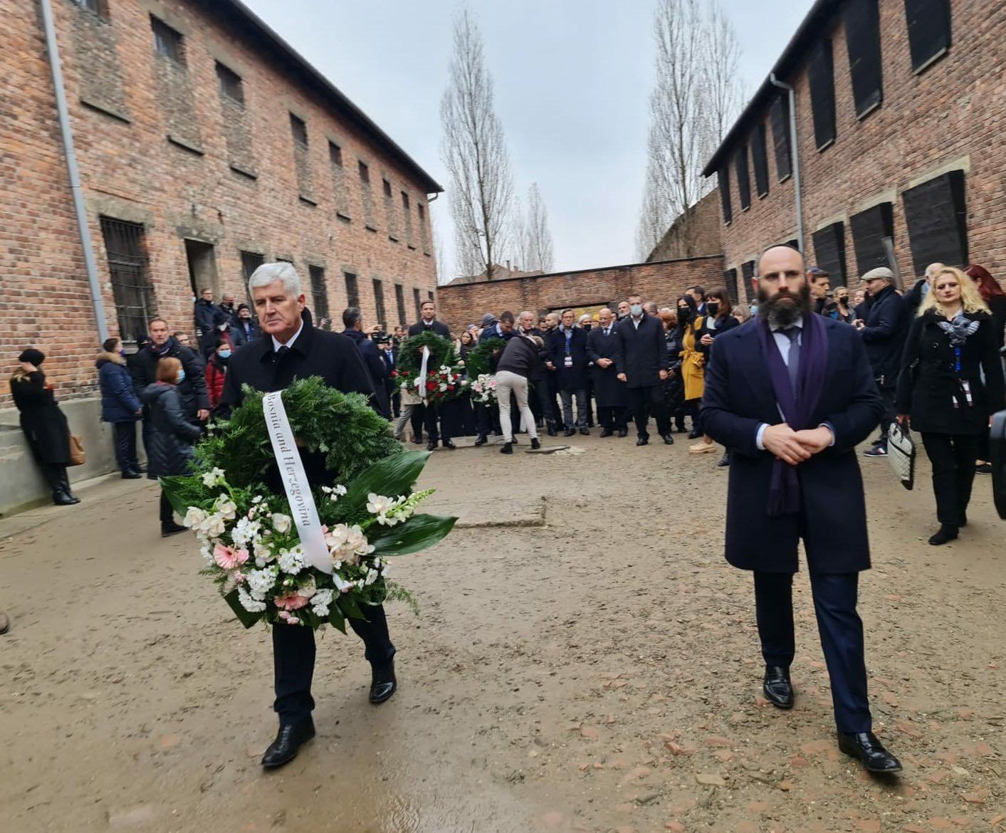 Čović odao počast u Aušvicu - Avaz