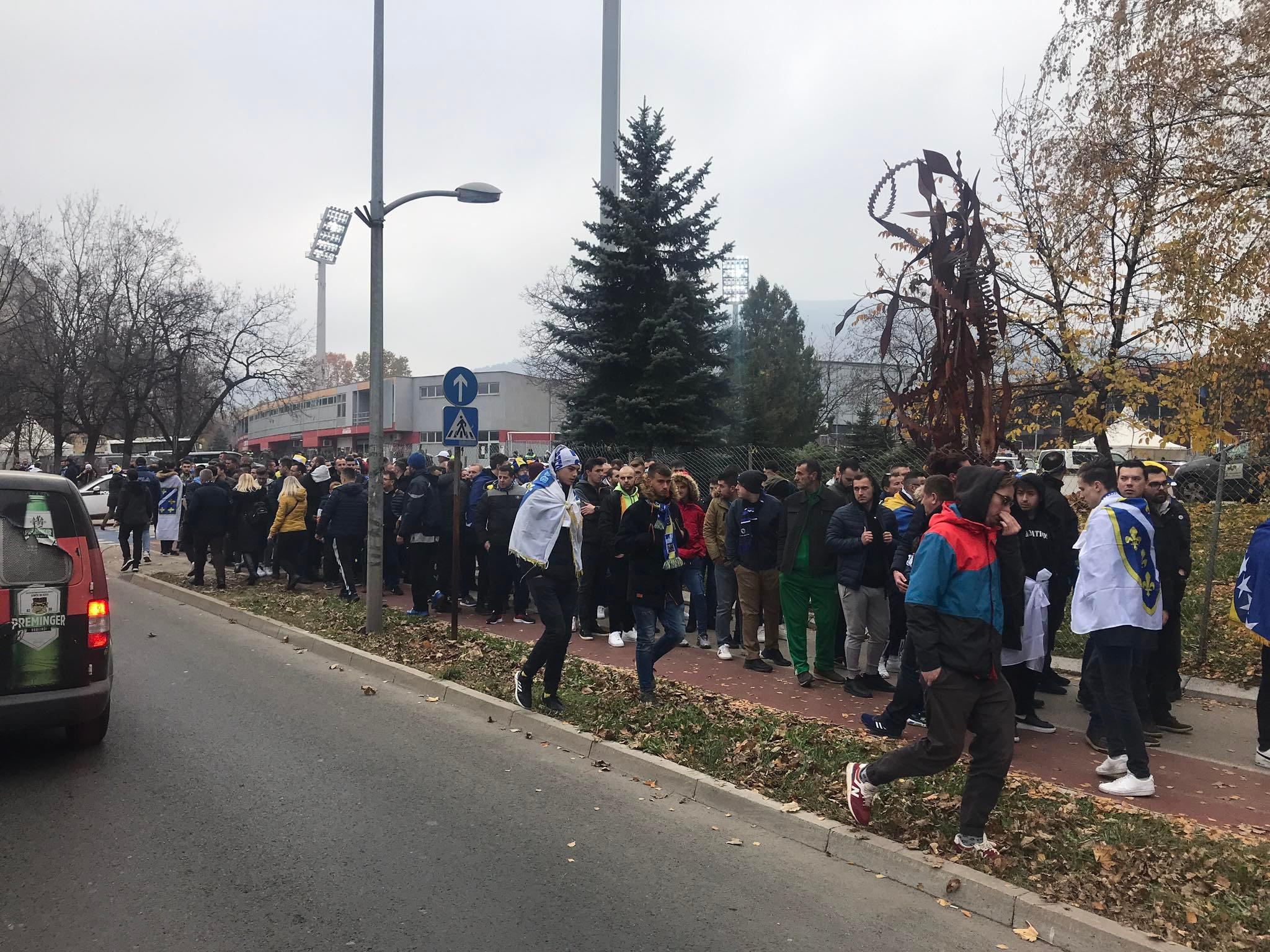 Pred subotnju utakmicu sa Finskom su bili veliki redovi za testiranje - Avaz