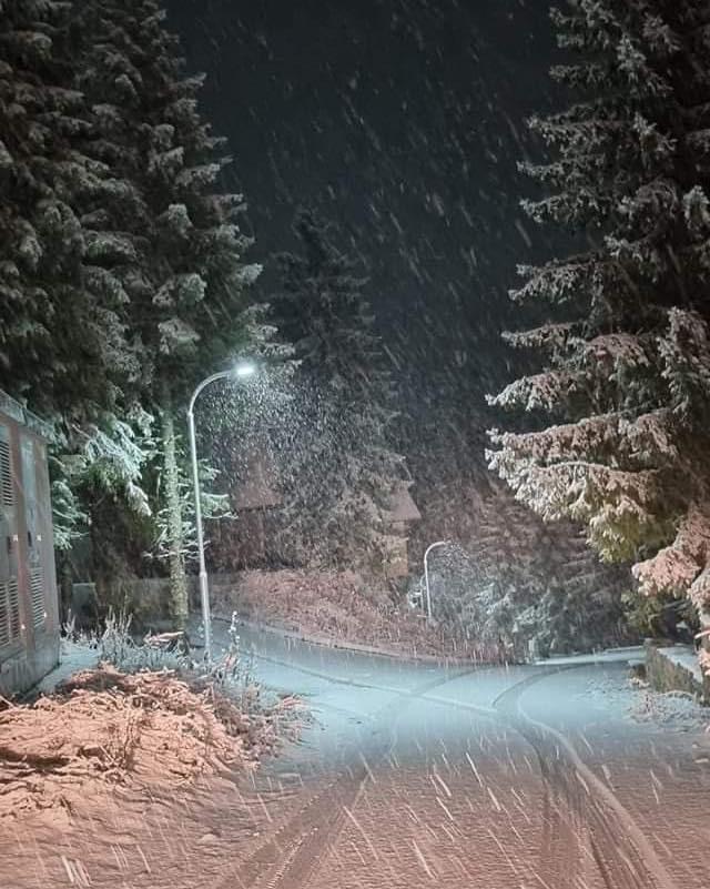 Snijeg stigao i na Vlašić