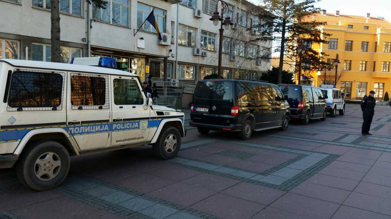 Policija privela jednu osobu - Avaz