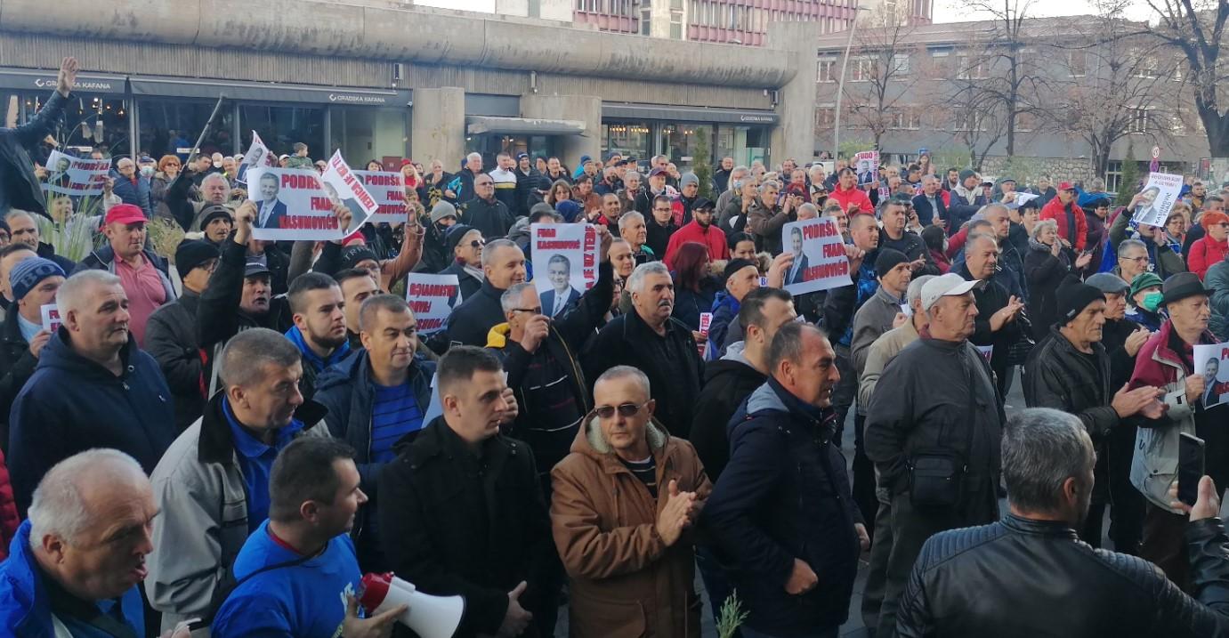 Narod stao uz Kasumovića: Stotine građana na protestima u Zenici zbog hapšenja gradonačelnika