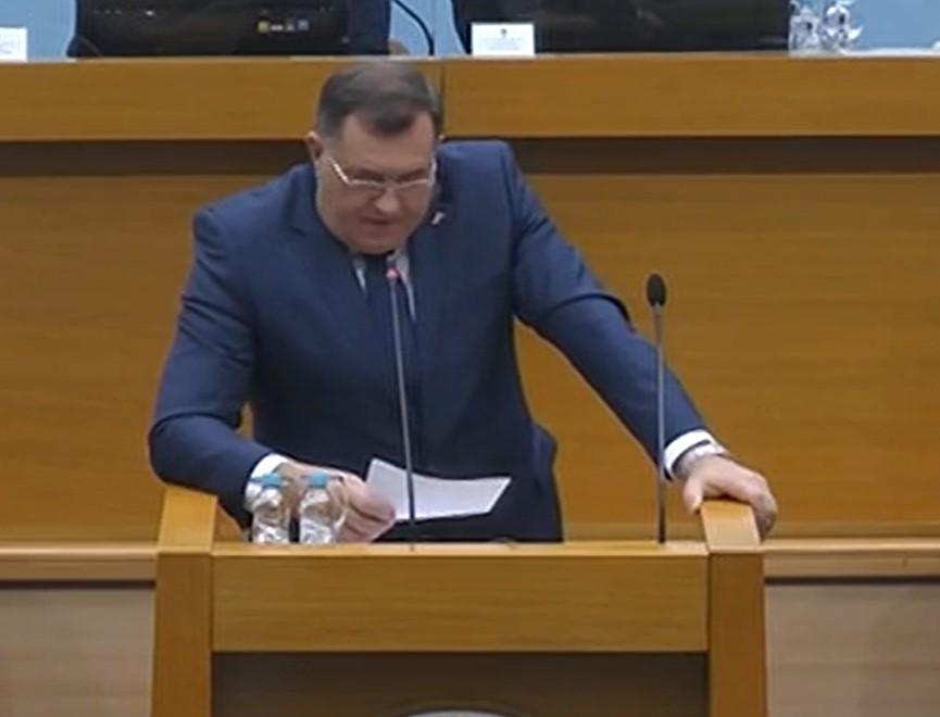 Dodik u NSRS: Postoji opasnost da će se BiH raspasti