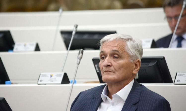 Špirić: Čestitam najradosniji praznik Božić