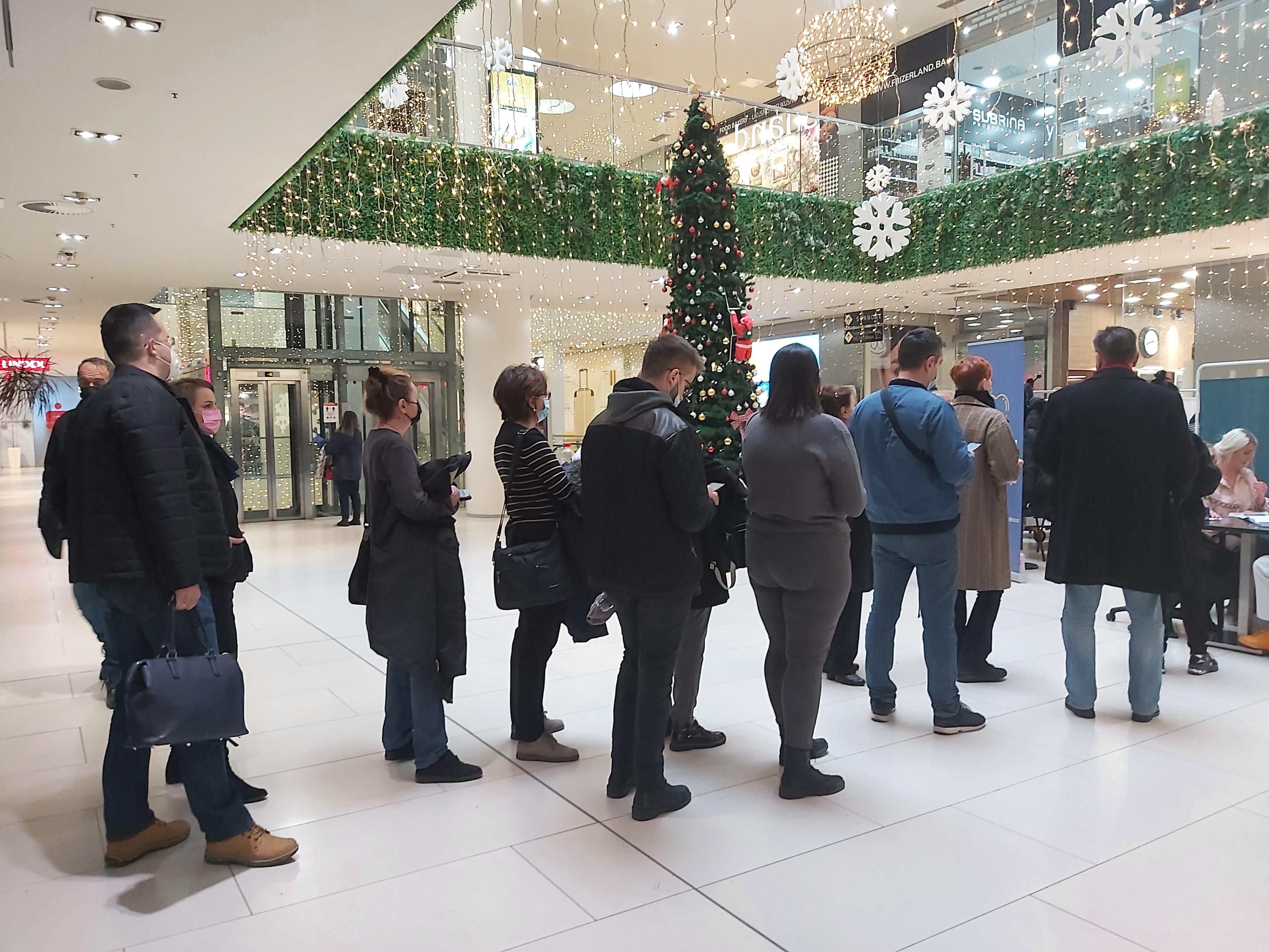 Danas u Importanne Shopping Centru vakcinisane 402 osobe, imunizacija se nastavlja i sutra