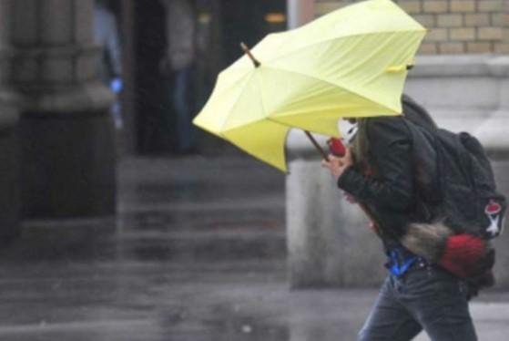 Zbog jakih udara vjetra u jugoistočnoj Bosni te u Hercegovini na snazi meteoalarm, upozorava se na oprez