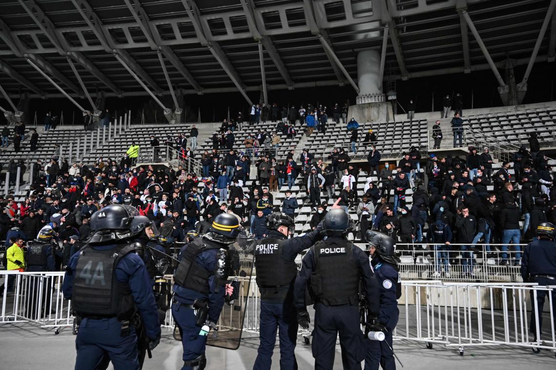 Navijači su napravili haos na utakmici Kupa - Avaz