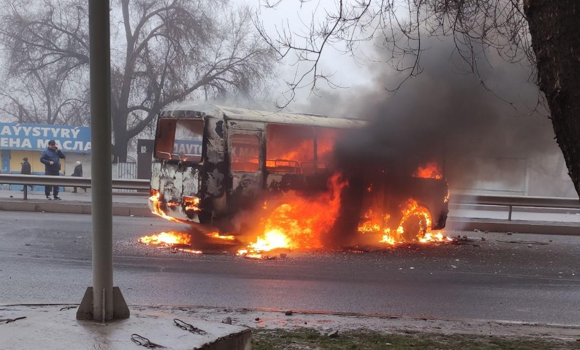 Haos u Kazahstanu: Privedeno više od 200 osoba na protestima zbog povećanja cijena goriva i plina