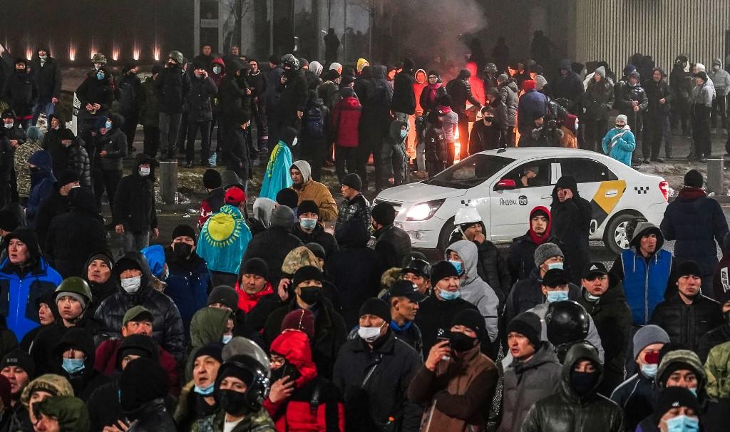 Nastavljeni sukobi demonstranata i snaga sigurnosti, ima poginulih