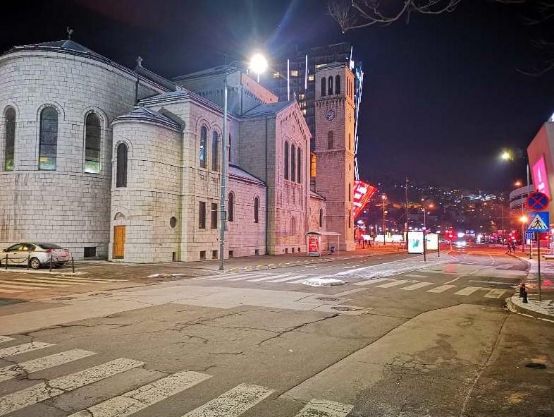 Nova rasvjeta ugrađena je u ulicama Vrbanja, Mustajbega Fadilpašića, Kranjčevićeva, Josipa Vancaša, Alekse Šantića - Avaz