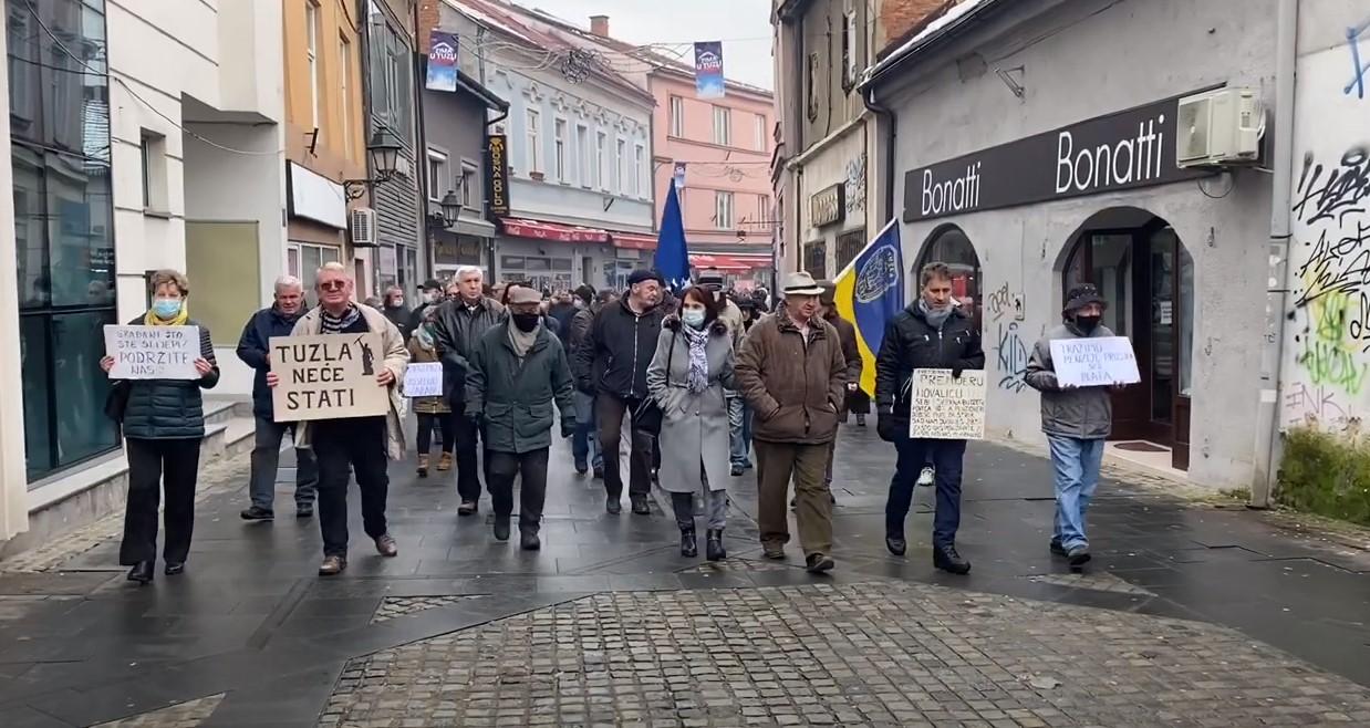 U Tuzli održani protesti penzionera