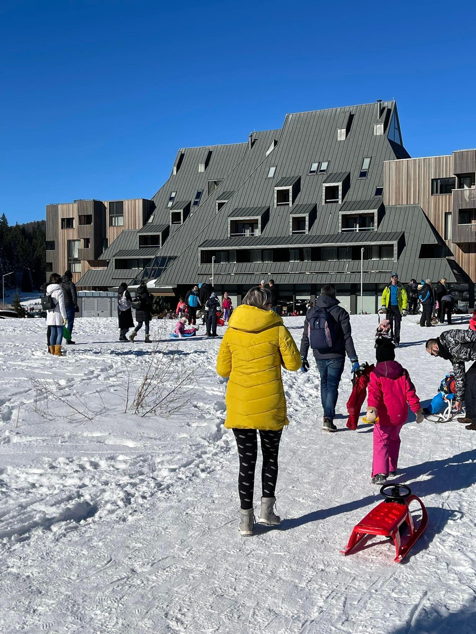 Brojni građani nedjelju iskoristili za posjetu Igmana - Avaz