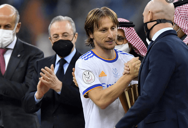 Perez i Modrić nakon osvojenog Superkupa - Avaz