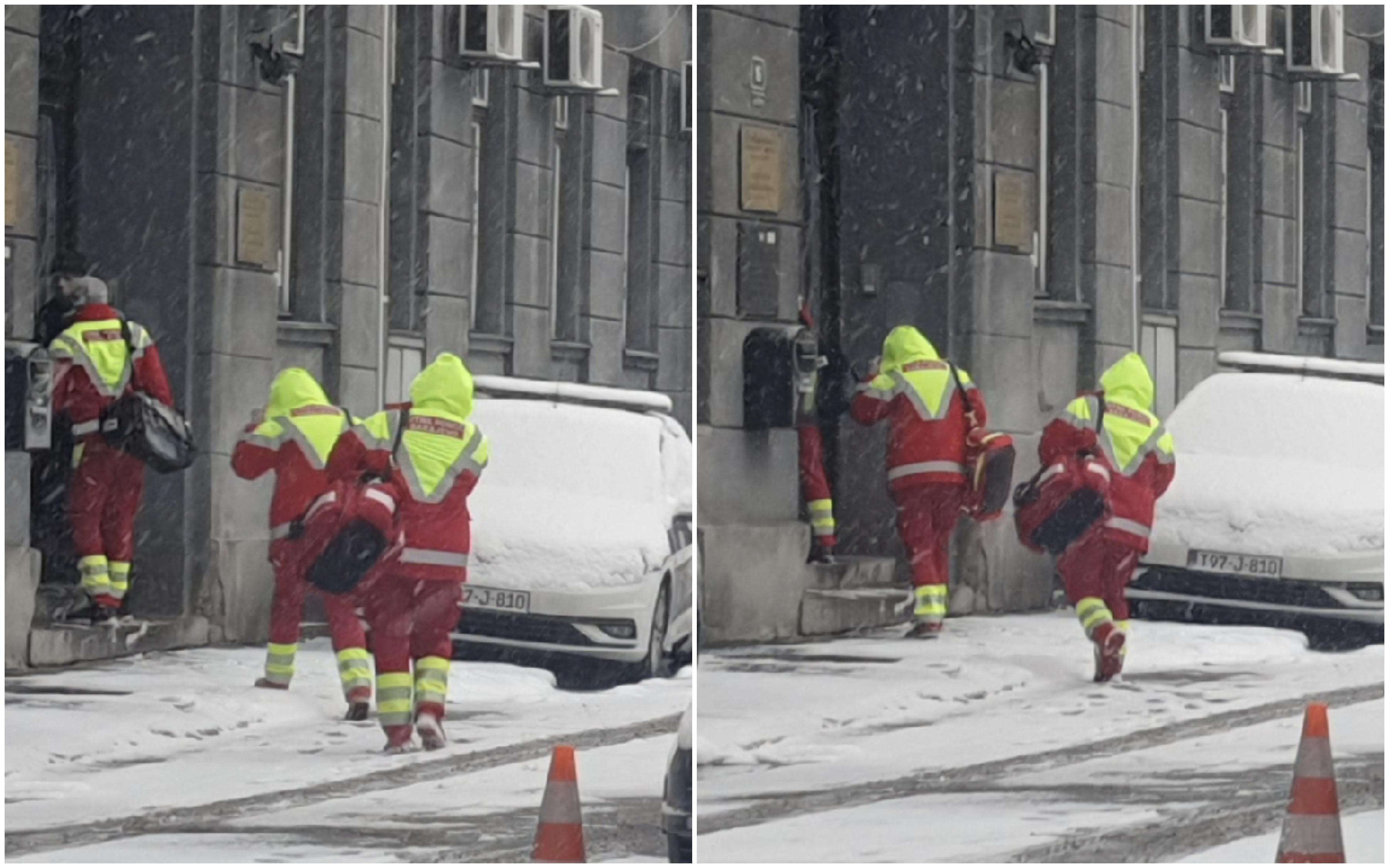 Službenici Hitne pomoći ulaze u zgradu MUP-a KS - Avaz