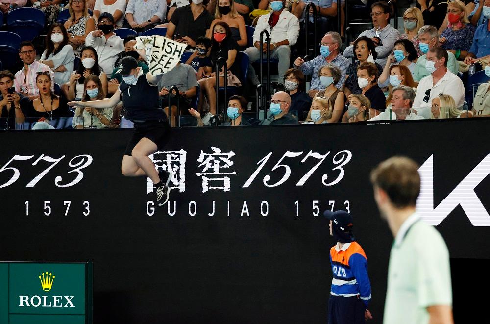 Australian Open: Prekid meča zbog "nepoželjnog" gosta - Avaz