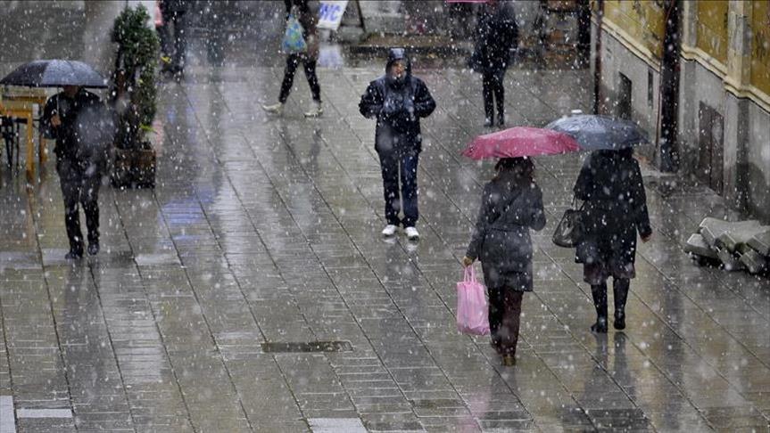 Danas u većini zemlje sunčano, tokom noći snijeg