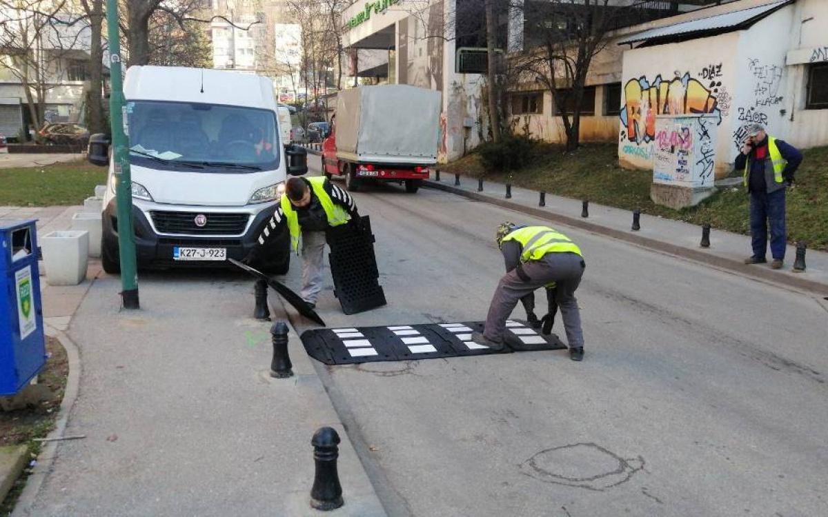 Počelo postavljanje barijera - Avaz