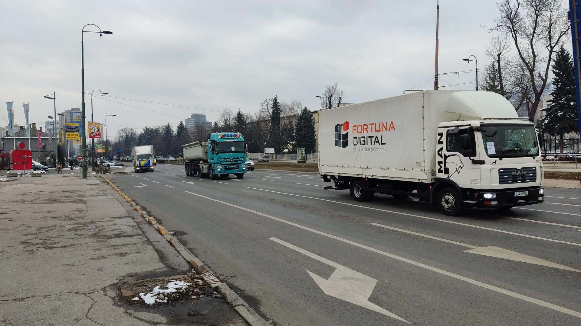 Prijevoznici održali protestnu vožnju - Avaz