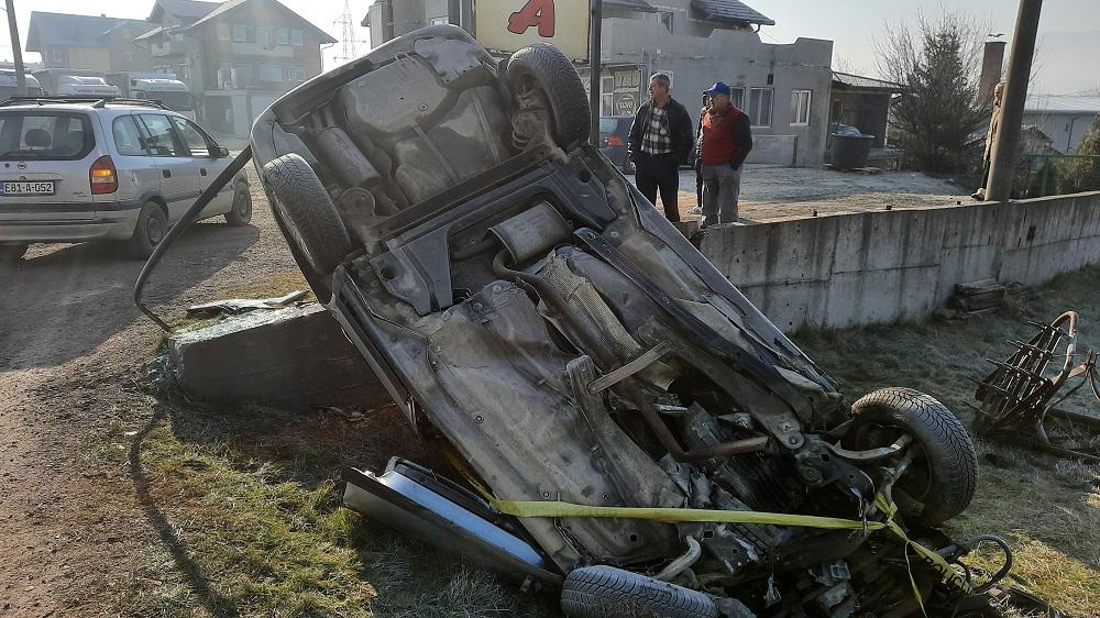 Od jakog udara, pukao armirano-betonski zid - Avaz