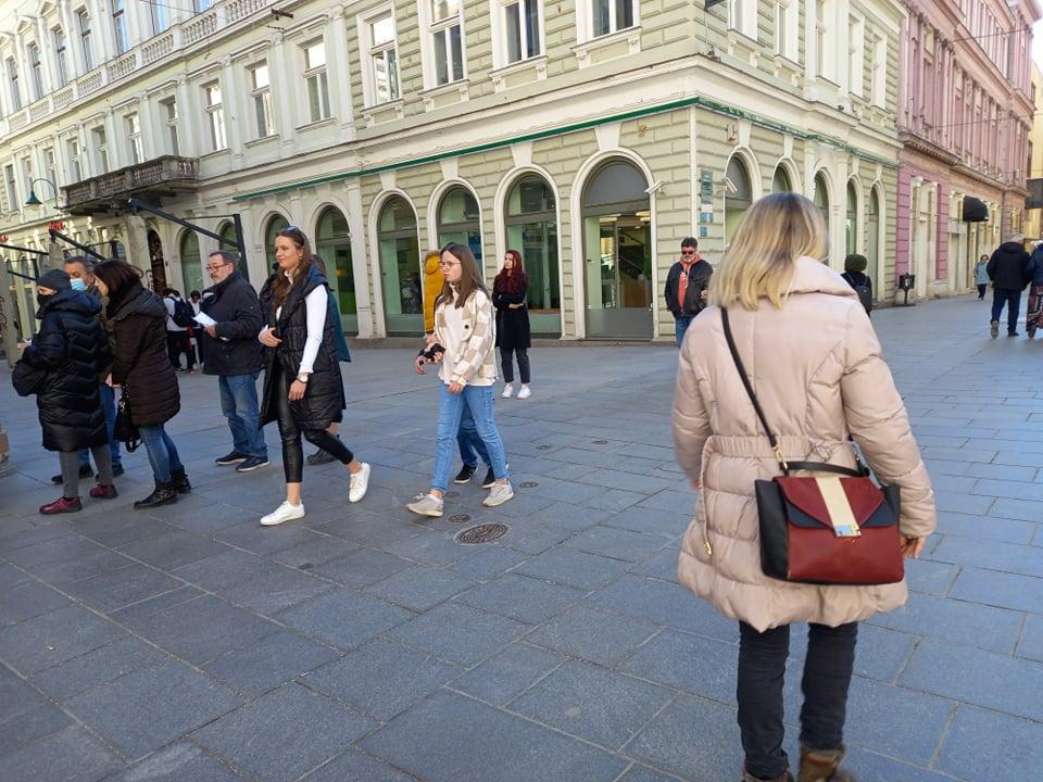 U gradu su zabilježene i velike gužve - Avaz