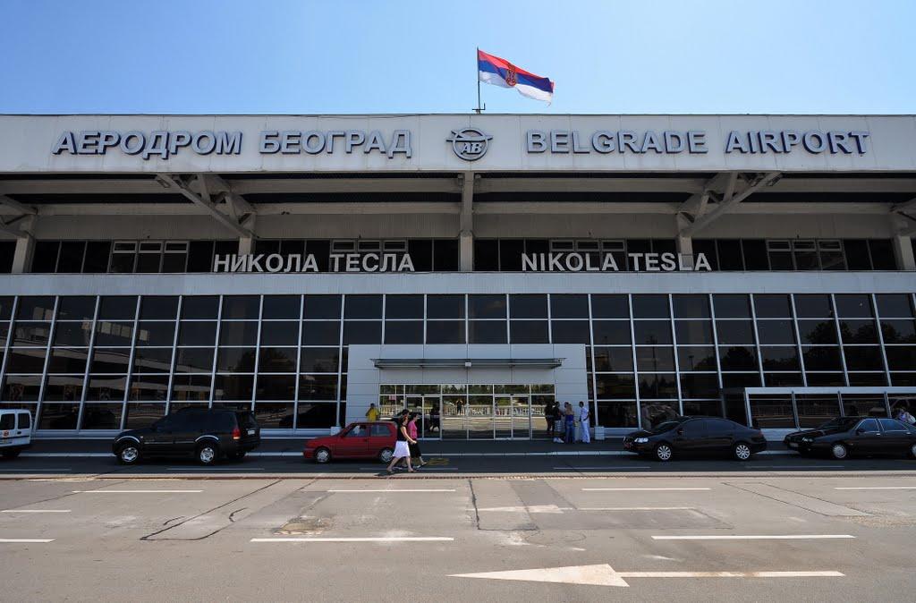 Haos na aerodromu "Nikola Tesla": Udarao policajca i vikao da svijet vodi Sotona