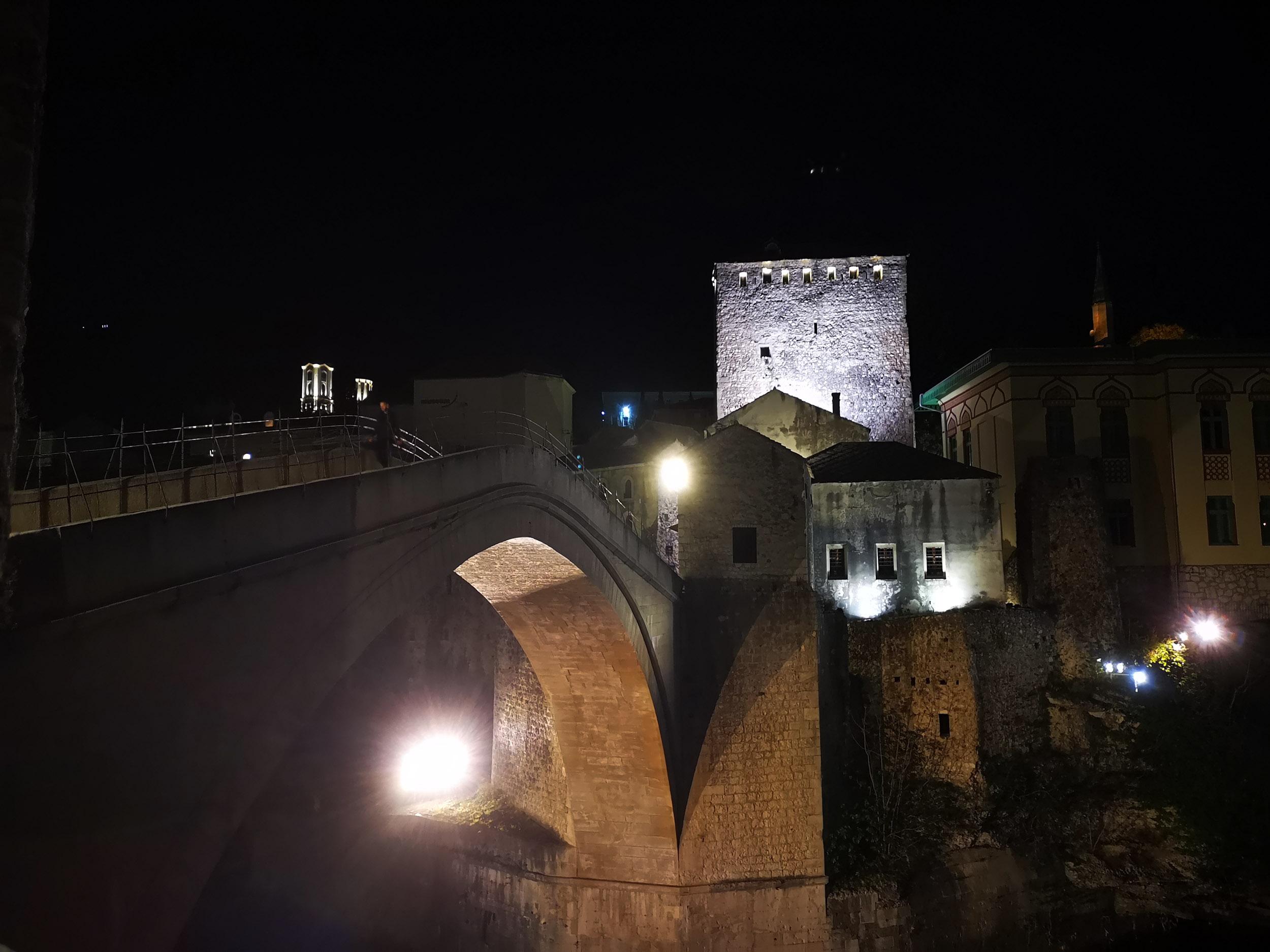 Omladinski iftar na platou ispod Starog mosta“ - Avaz